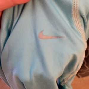 NIKE LONG SLEEVE TEE